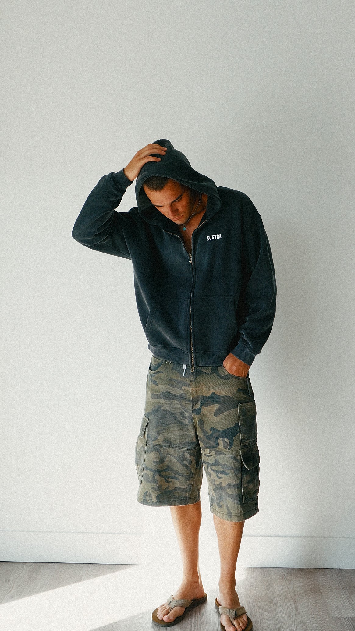NOKTRA ZIP UP - BLACK