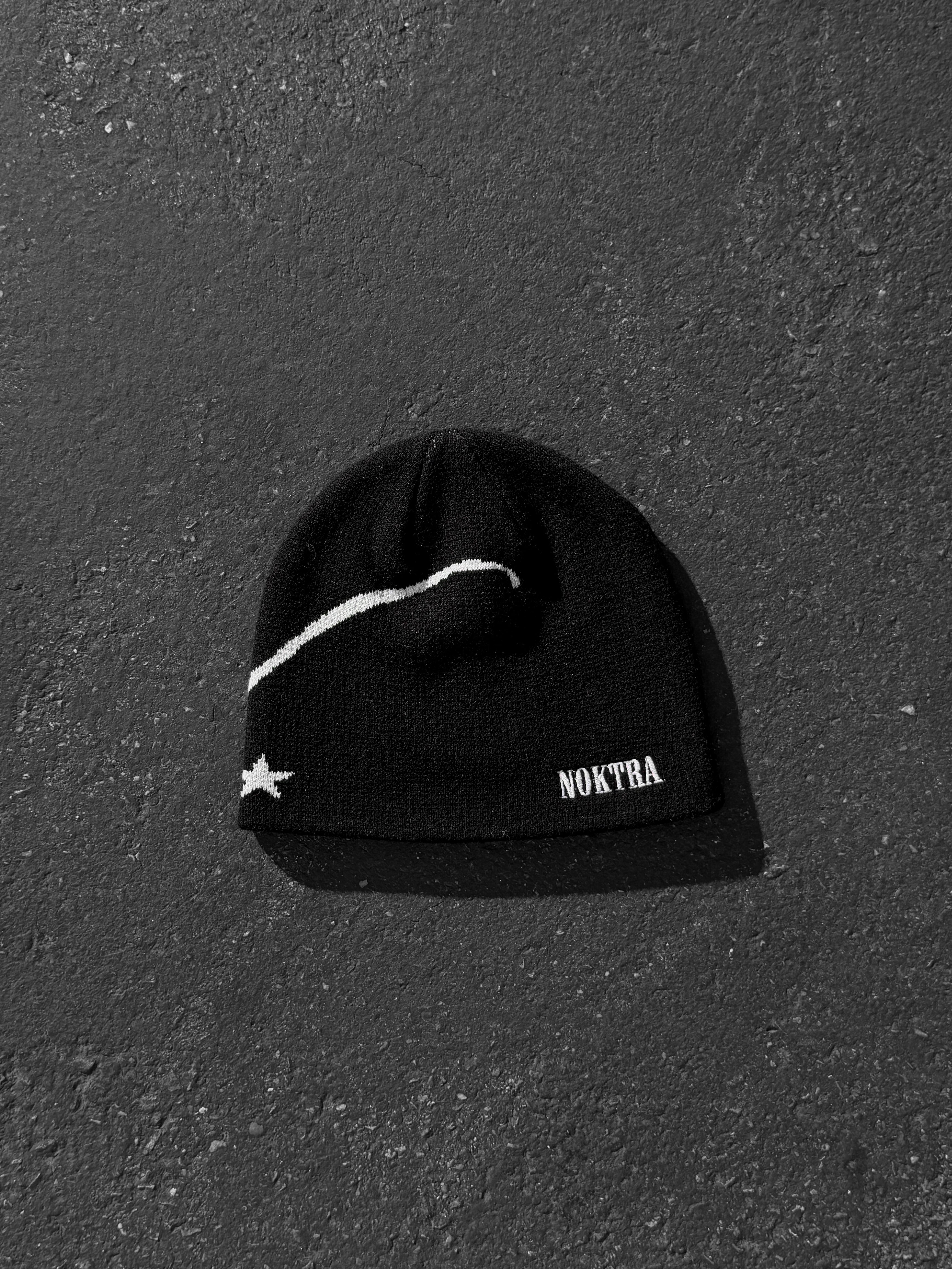 INITIAL BEANIE - BLACK