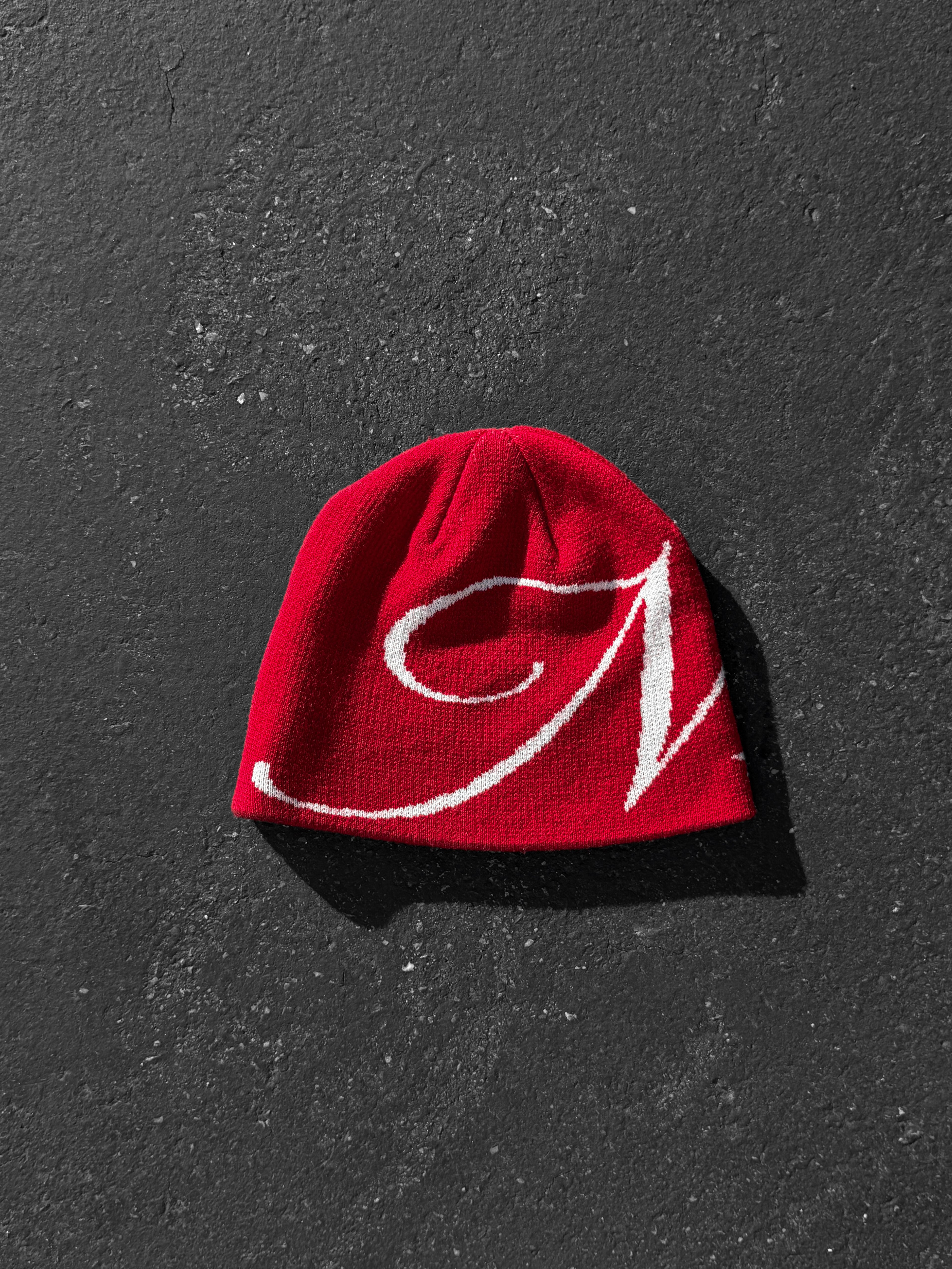 INITIAL BEANIE - RED
